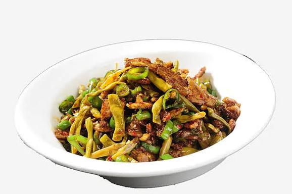 壇子酸菜炒肉 一壇酸香叩開湘蜀風味之門